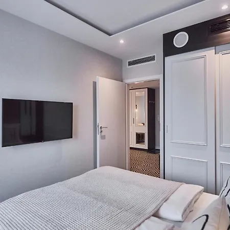 - Baltic Uzdrowiskowa 36-40 Świnoujście